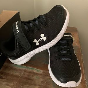 New in box under armor kids shoes.